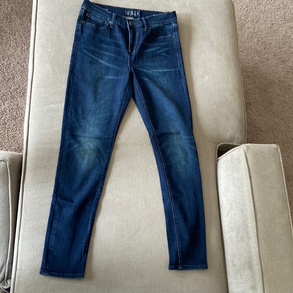 Lucky brand jeans! Brooke legging Jean.